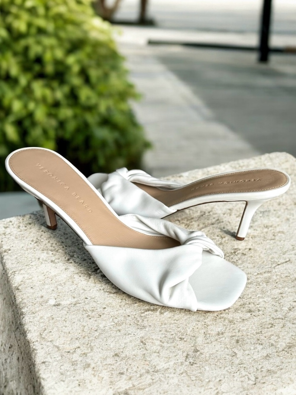 🆕 Veronica Beard Melli Twist Leather Sandal White